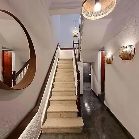 Hotell Compass House *
